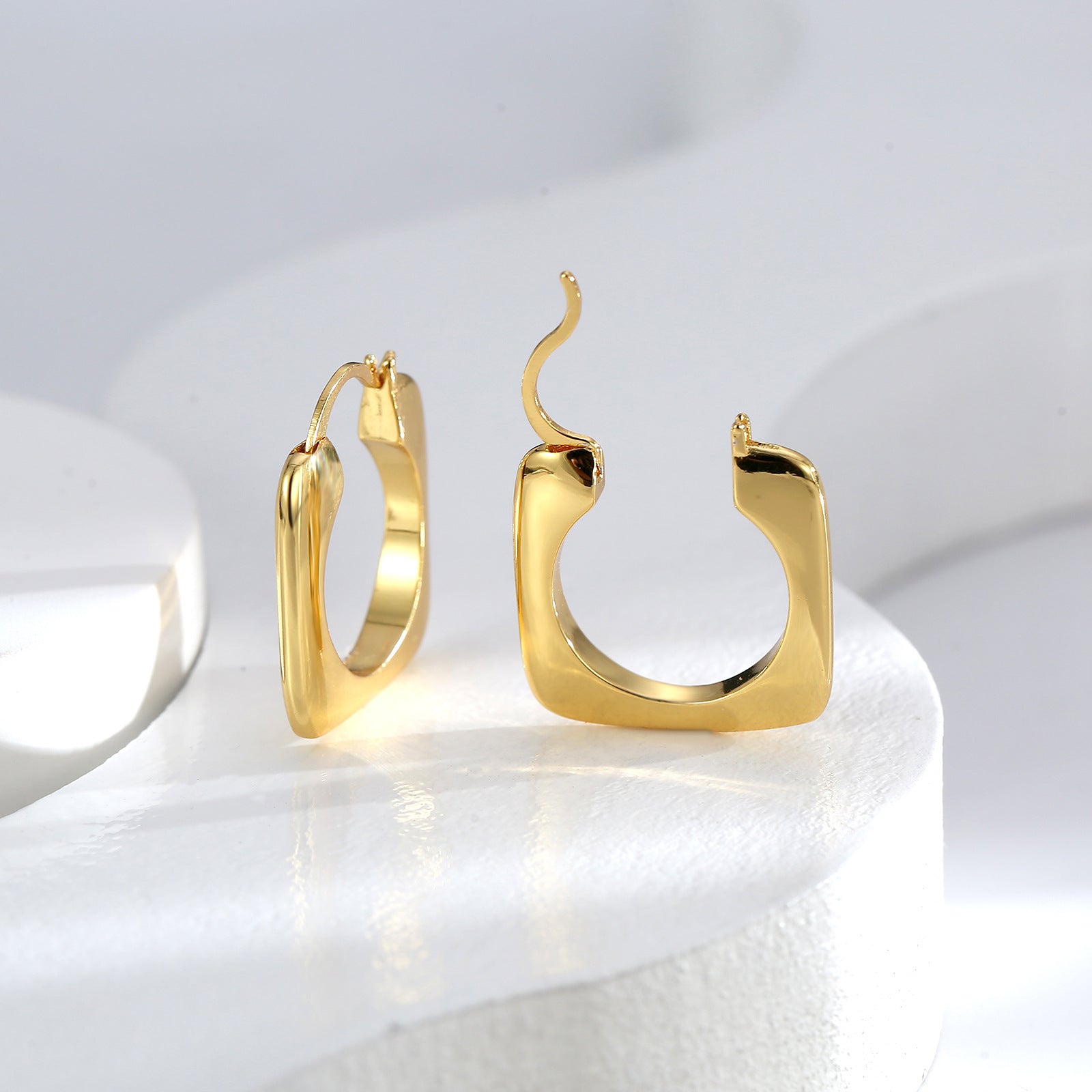Outer Square And Inner Circle Hollow Out Ear Clip Simple Fashion - Chic Angle